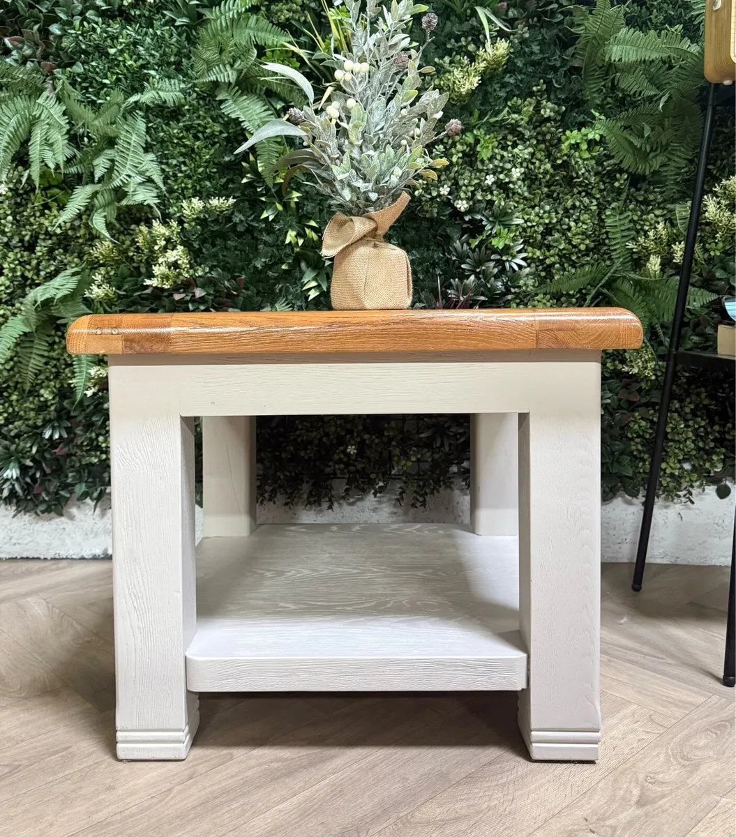 Weathered oak side/lamp table - Image 3