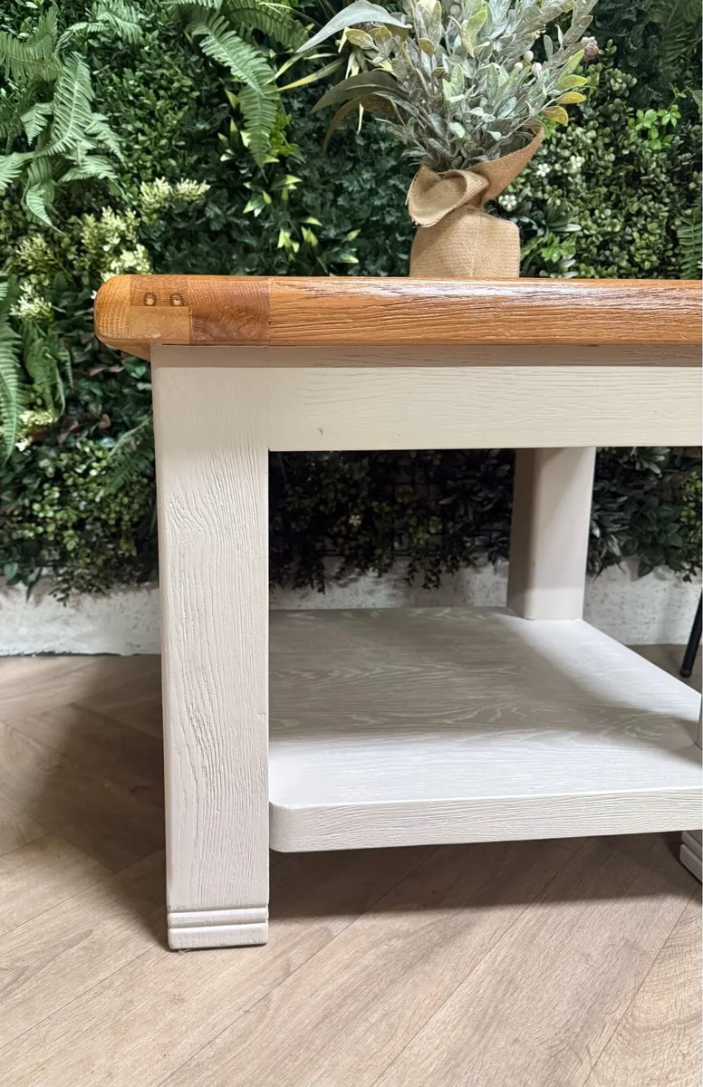 Weathered oak side/lamp table - Image 4