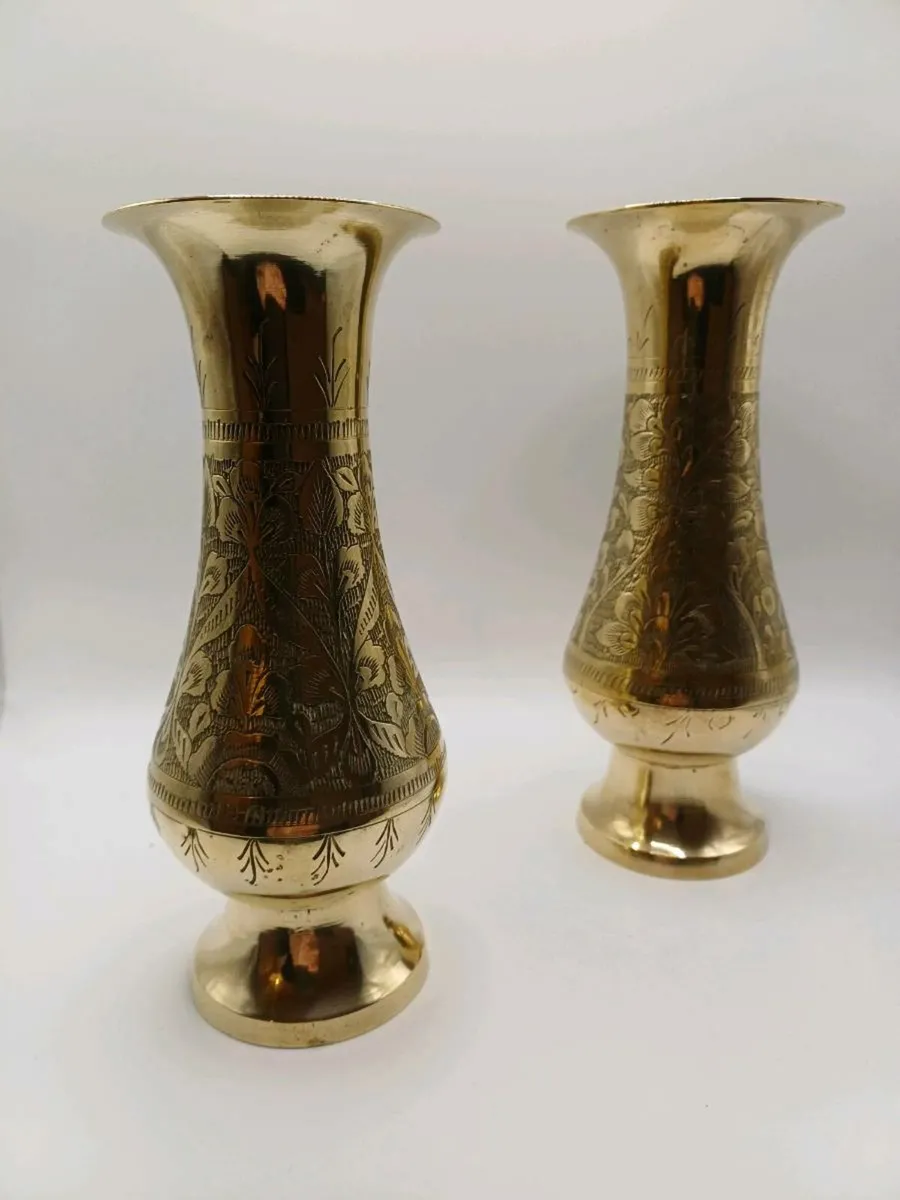 Brass vases pair - Image 1