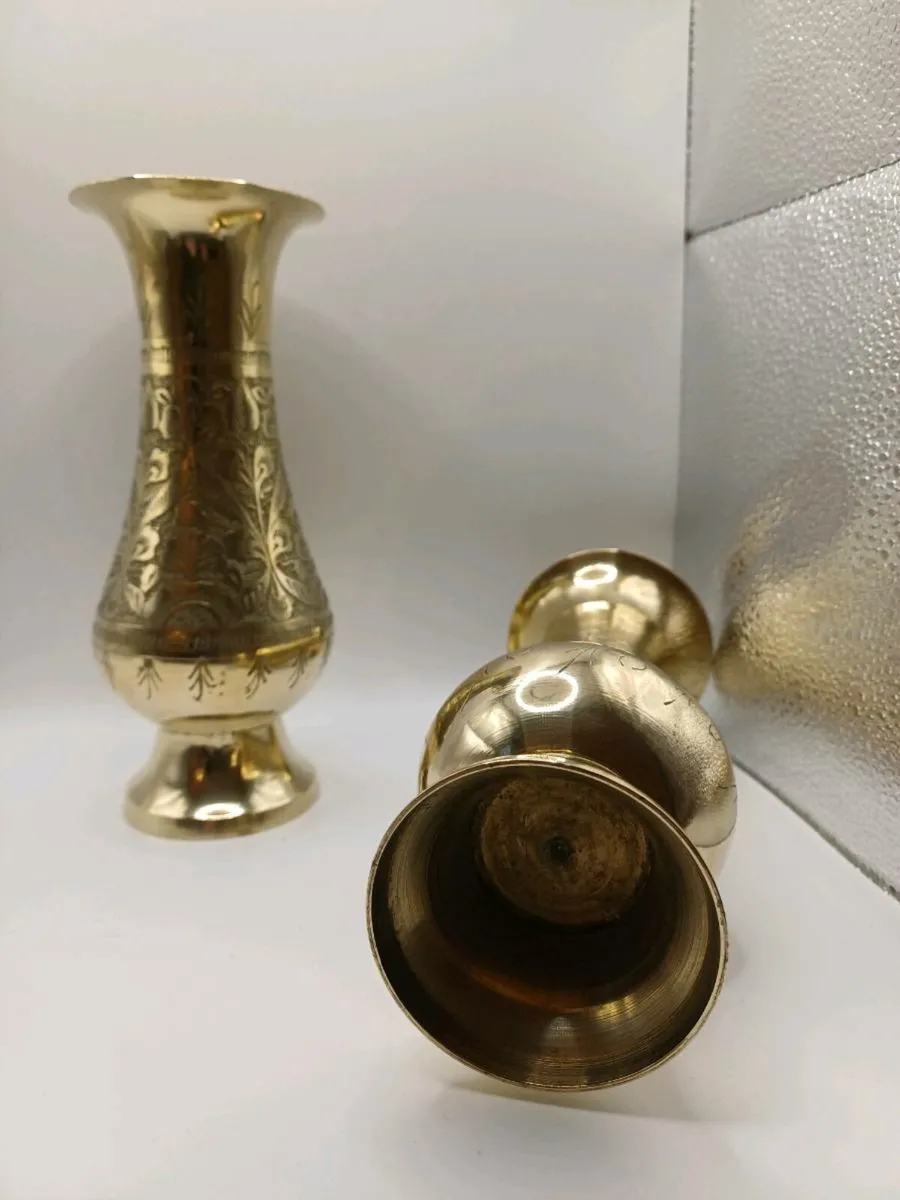 Brass vases pair - Image 4