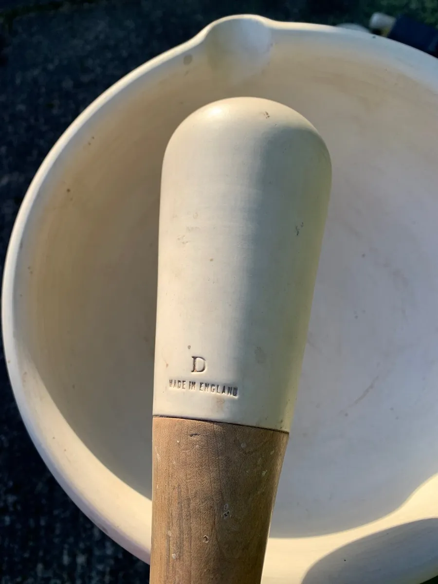 Very Large Vintage Mortar & Pestle - Science lab’ - Image 2