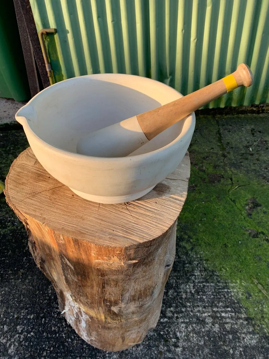 Very Large Vintage Mortar & Pestle - Science lab’ - Image 1