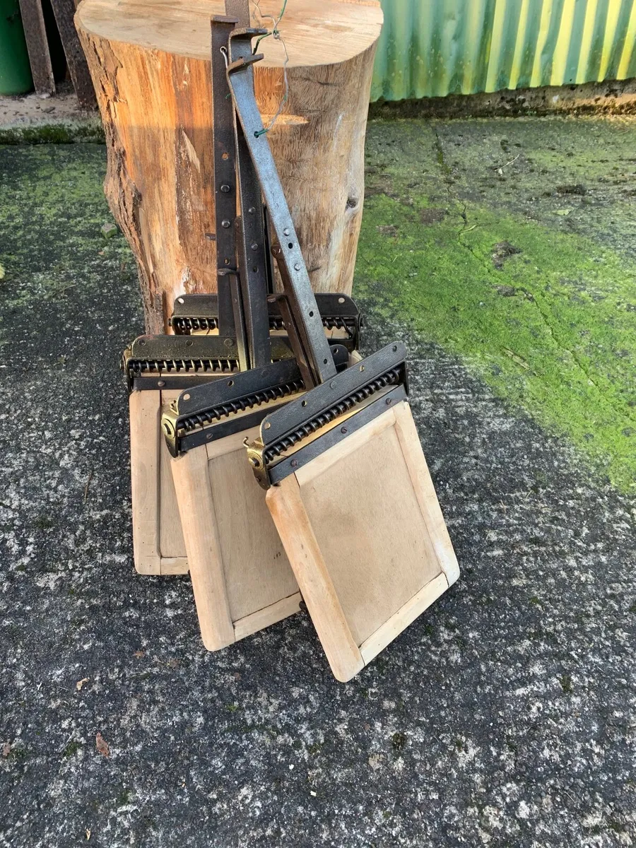 4 Vintage Sprung Seats - Image 1