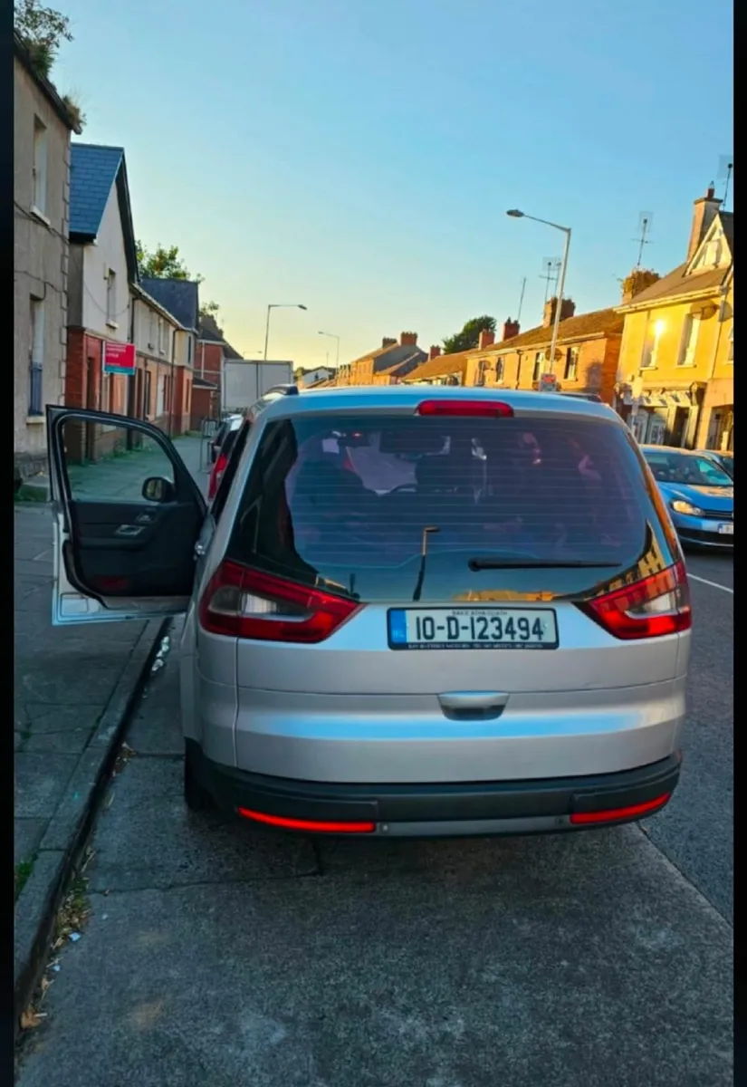 Ford Galaxy 2010 - Image 1