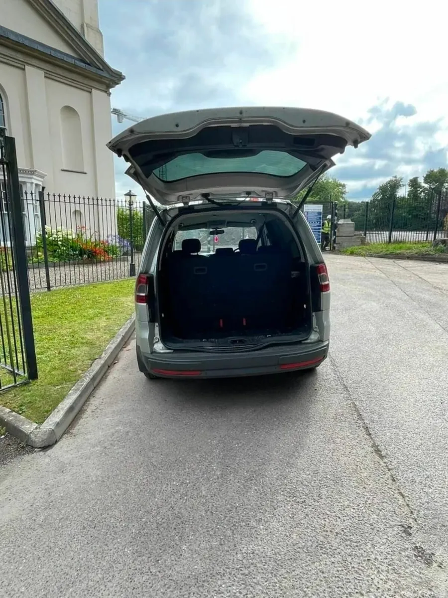 Ford Galaxy 2010 - Image 4