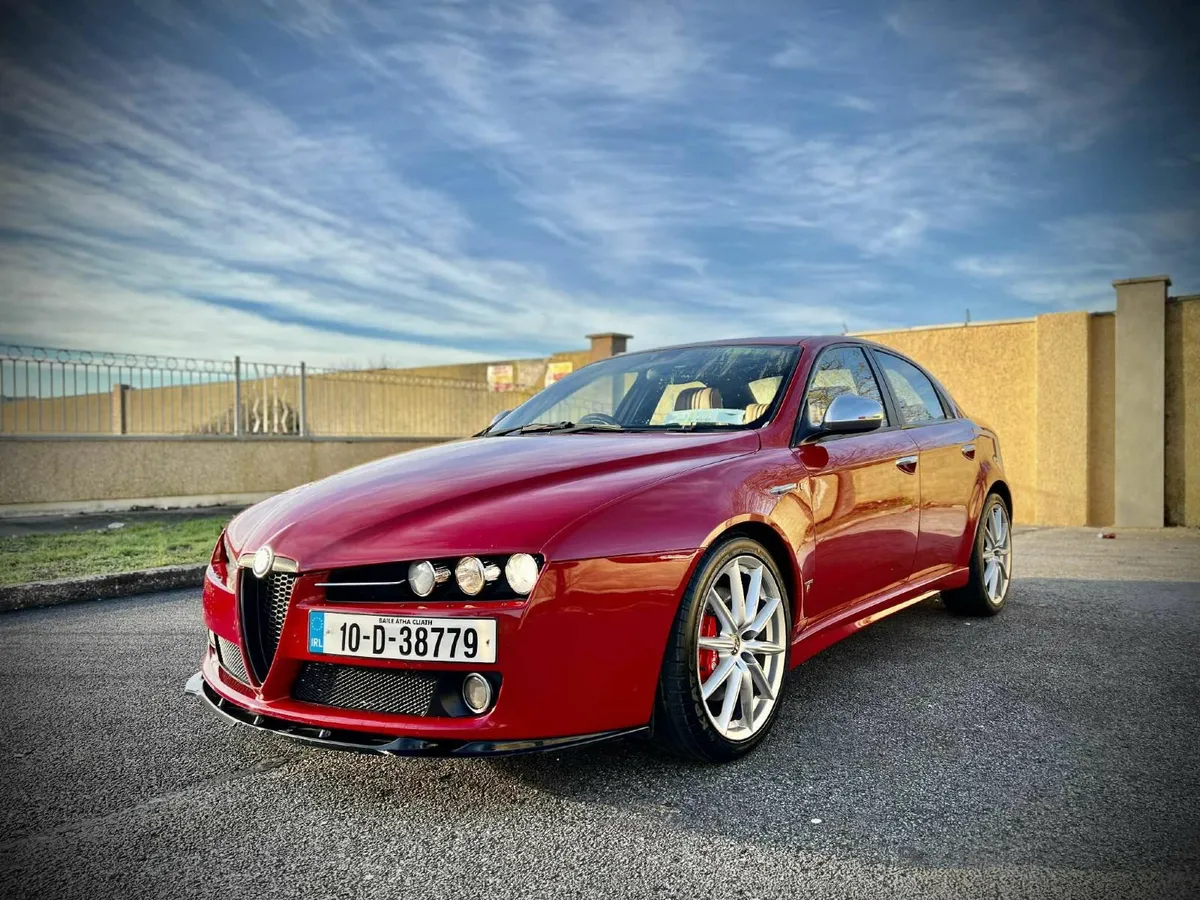 Alfa Romeo 159ti 2.0jtdm low tax low mile 4200.- - Image 1