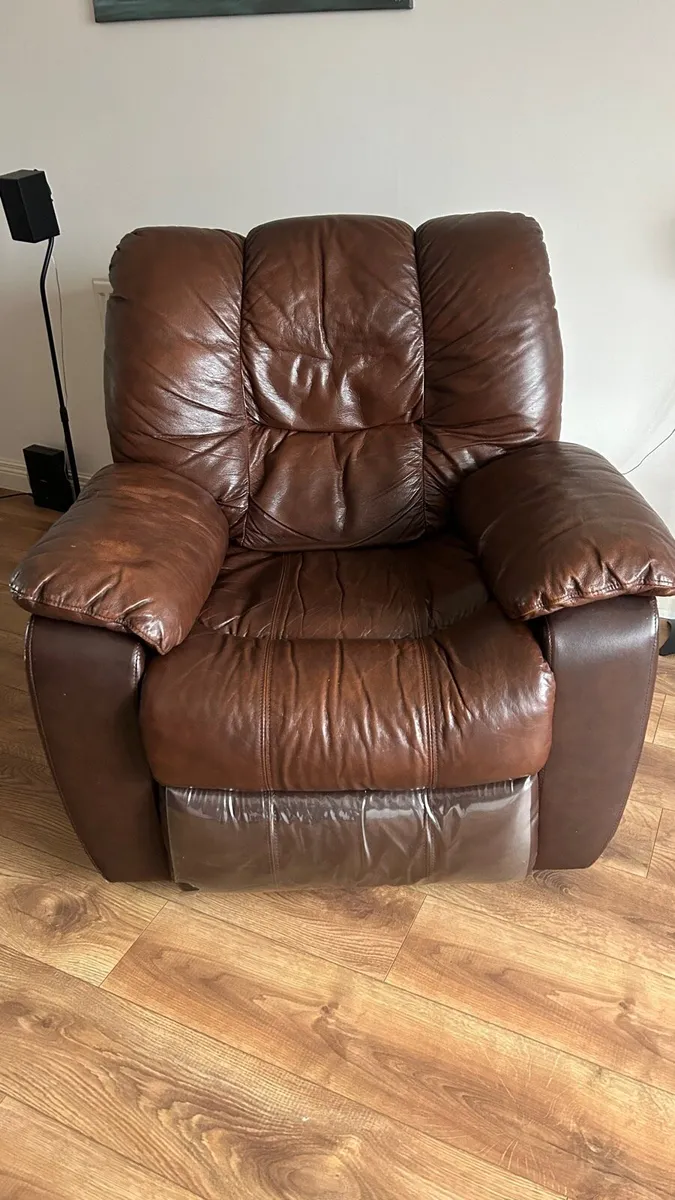 Very comfortable reclining and rocking armchair. - Image 1