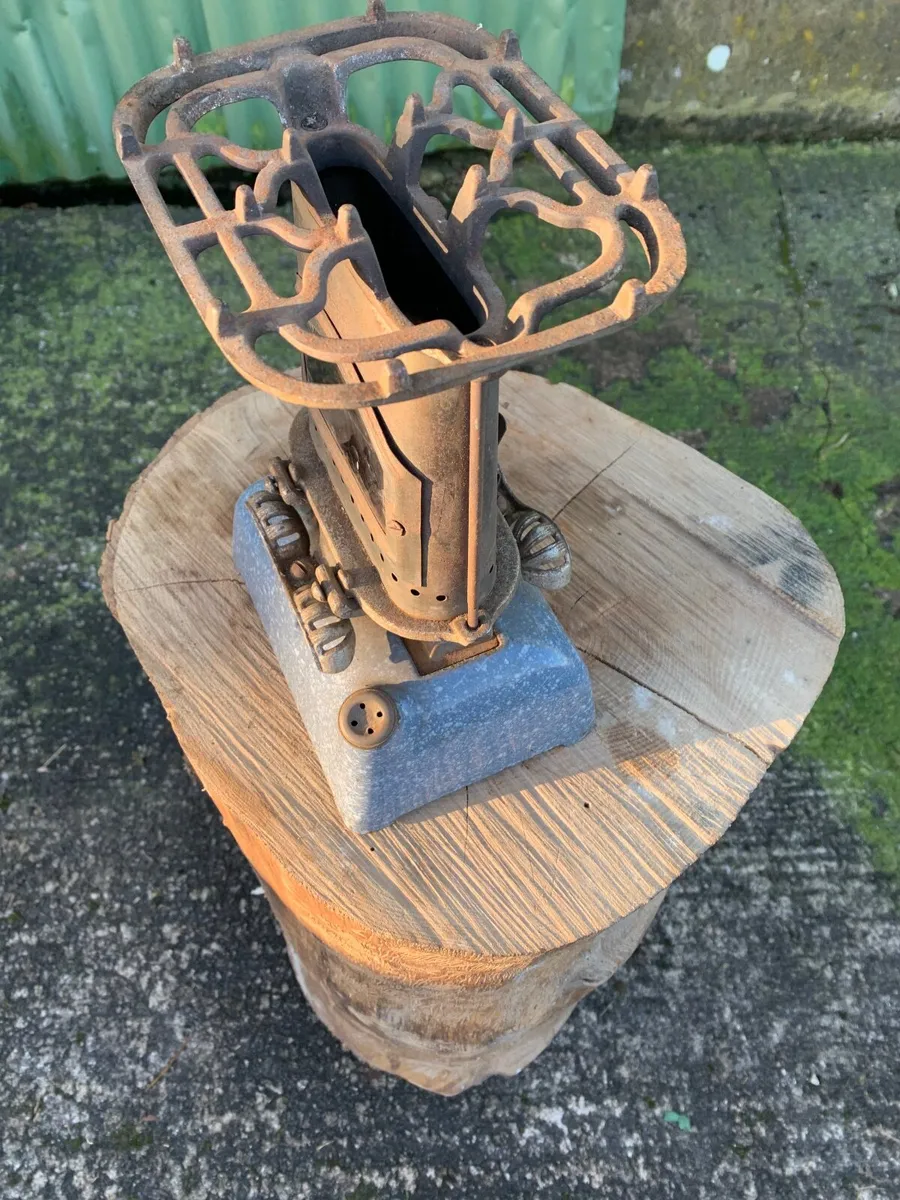 Vintage Beatrice Paraffin Stove - Image 4