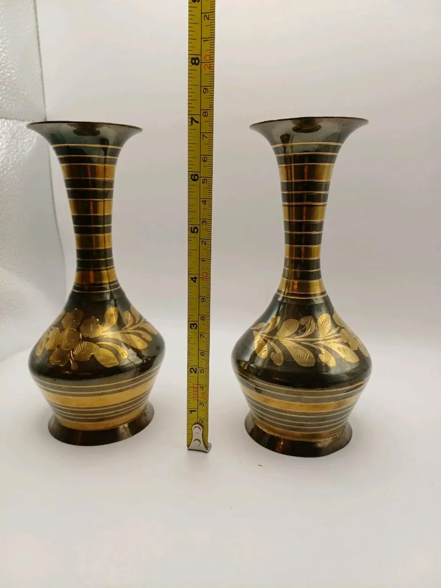 Brass vases - Image 1