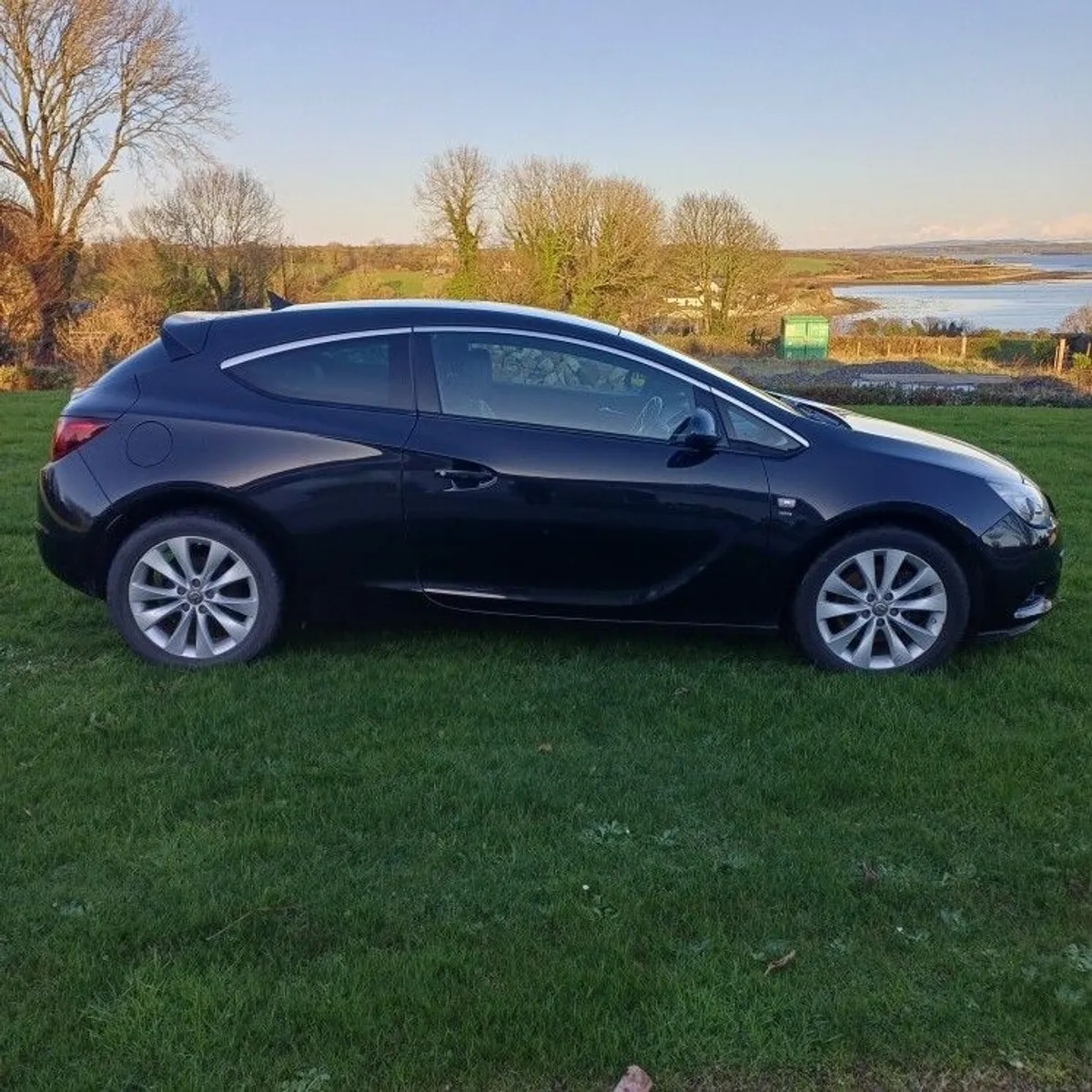 Limited edition Automatic diesel GTC CDTi Astra coupe - Image 3