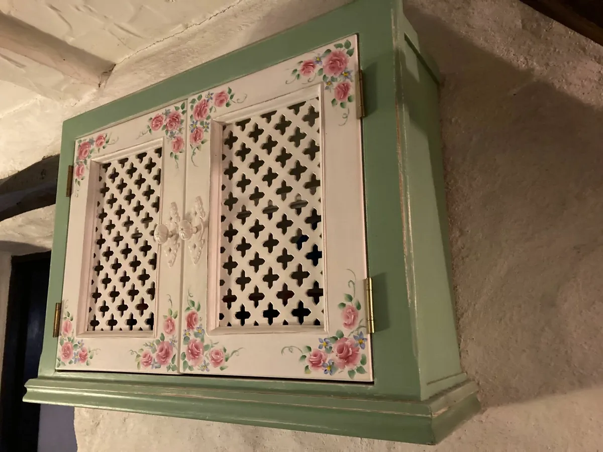 Wooden wall cupboard - Image 3