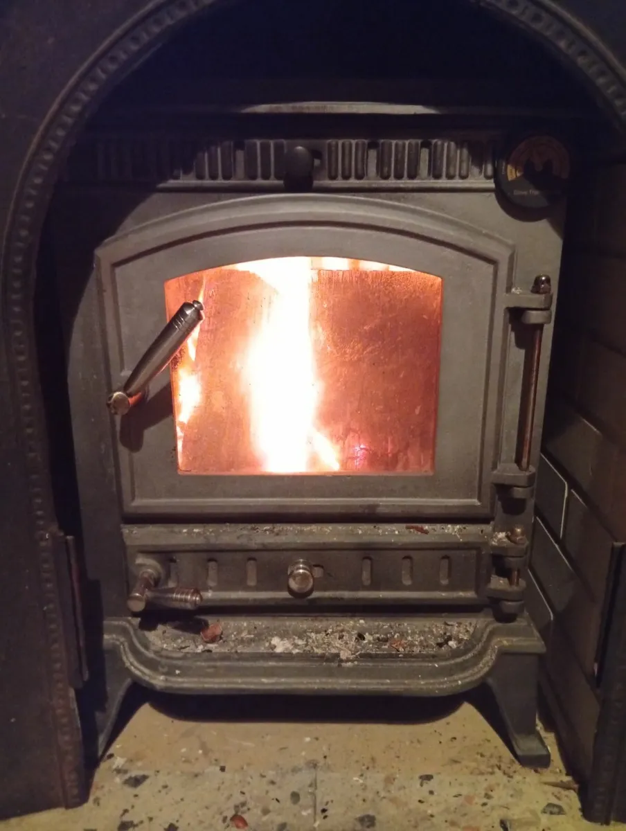 MultiFuel Cast Iron Henley 8kw stove+surround set - Image 4