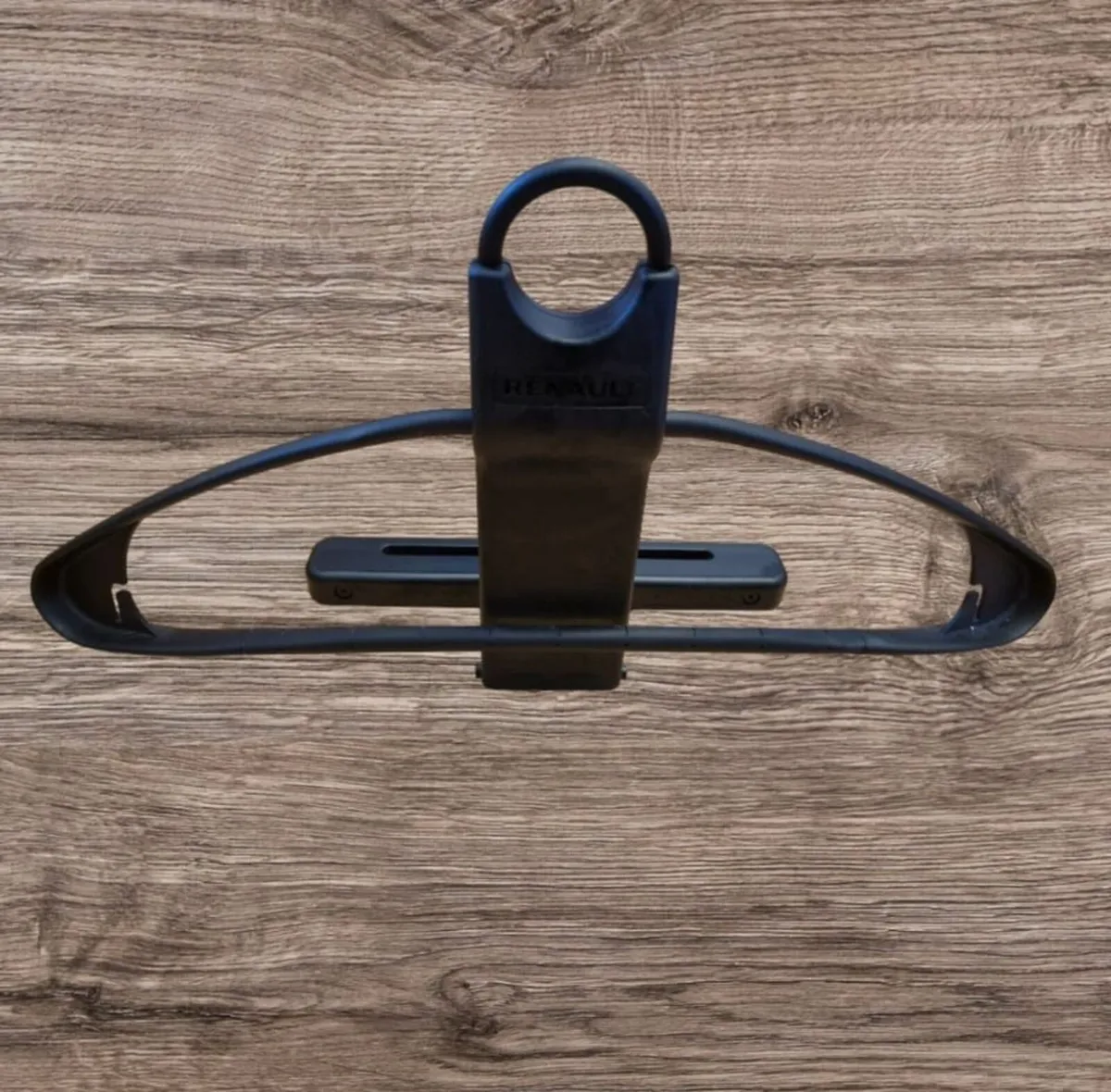Brand New Genuine Renault Hanger - Image 2