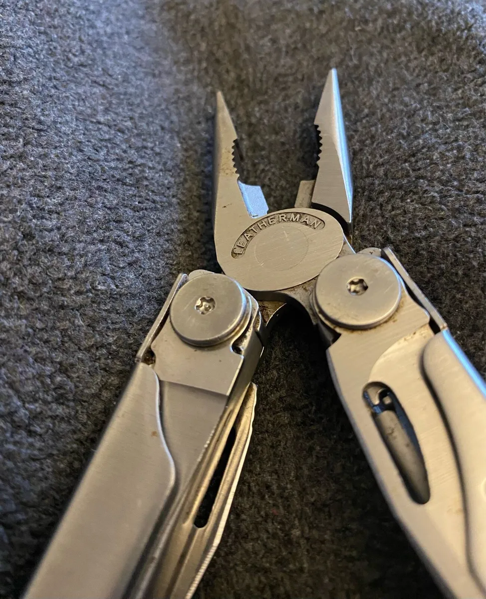 Leatherman Wave Multitool with Leather Case - Image 3