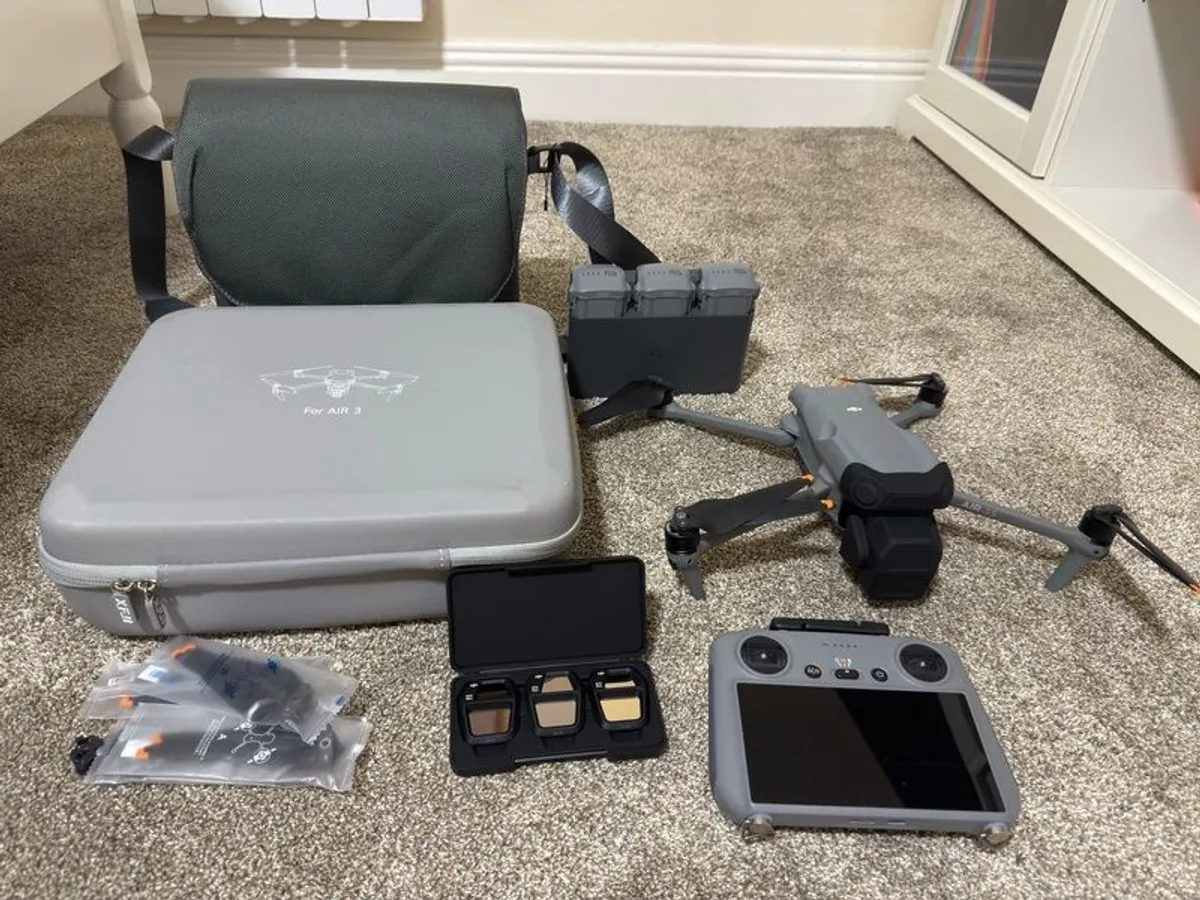 DJI Air 3s fly more combo - Image 1