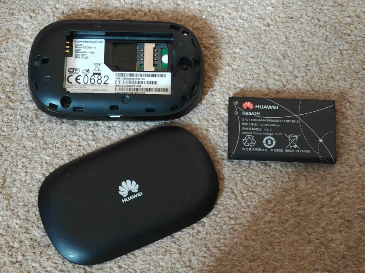 Huawei E5220s-2 mobile modem - Image 2
