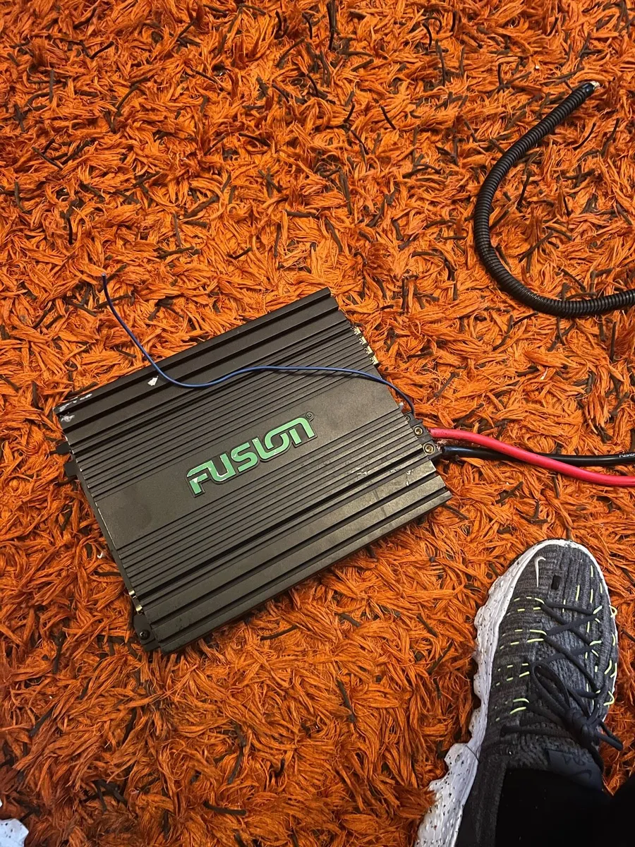 Fusion car amplifier FP402 - Image 3