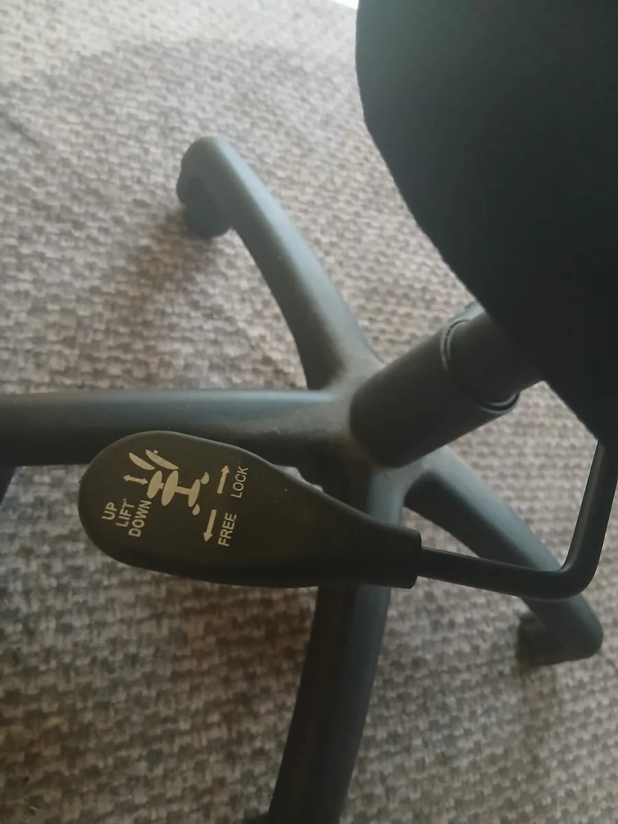 Desk chair - Image 2