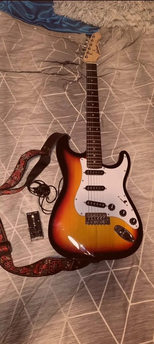 StratStyle Electric Guitar Bundle open for offers - Image 1