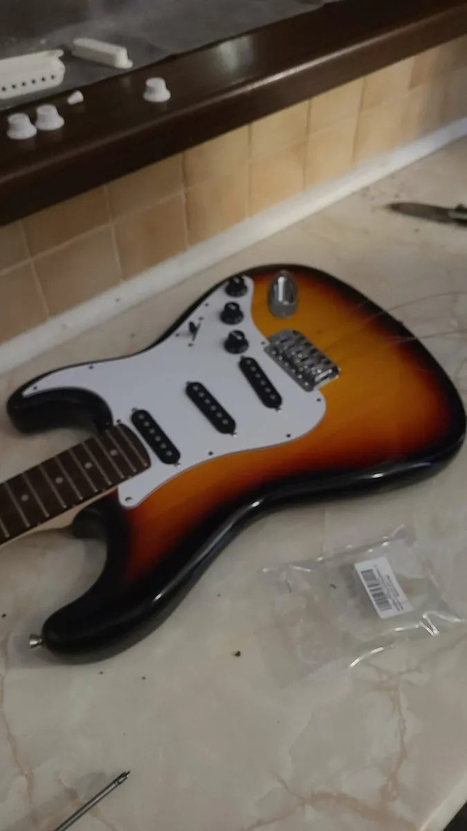 StratStyle Electric Guitar Bundle open for offers - Image 2