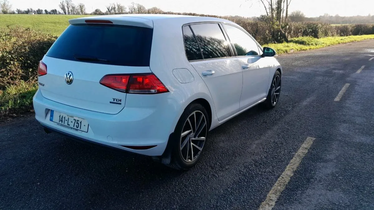 Volkswagen golf - Image 4