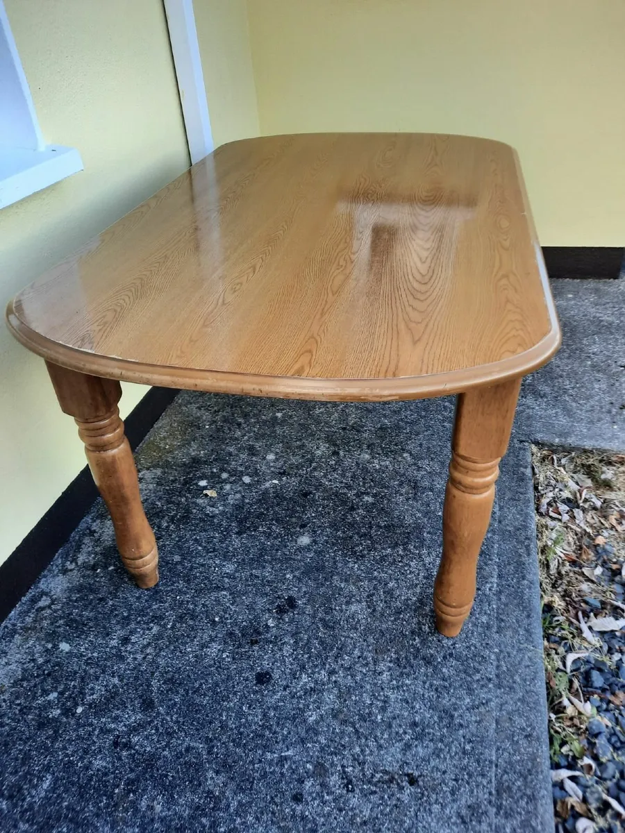 Kitchen table - Image 1