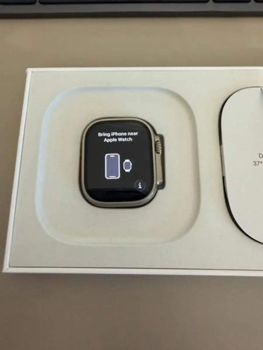 Apple Watch - Image 1