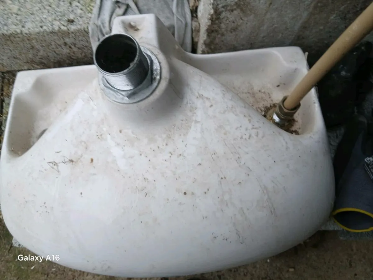 Wash hand basin - Image 2