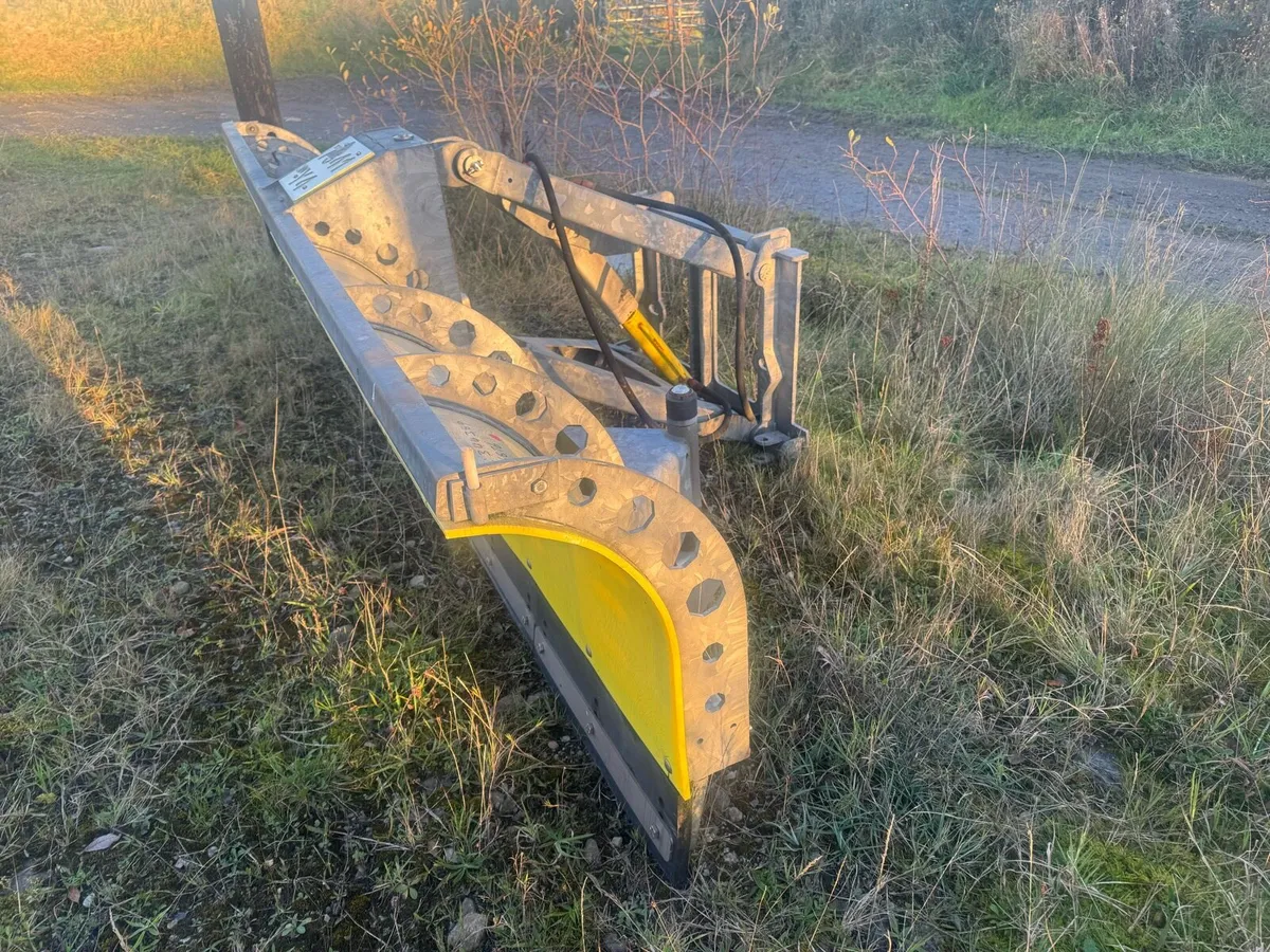 New Snow plough scraper hydraulic - Image 2