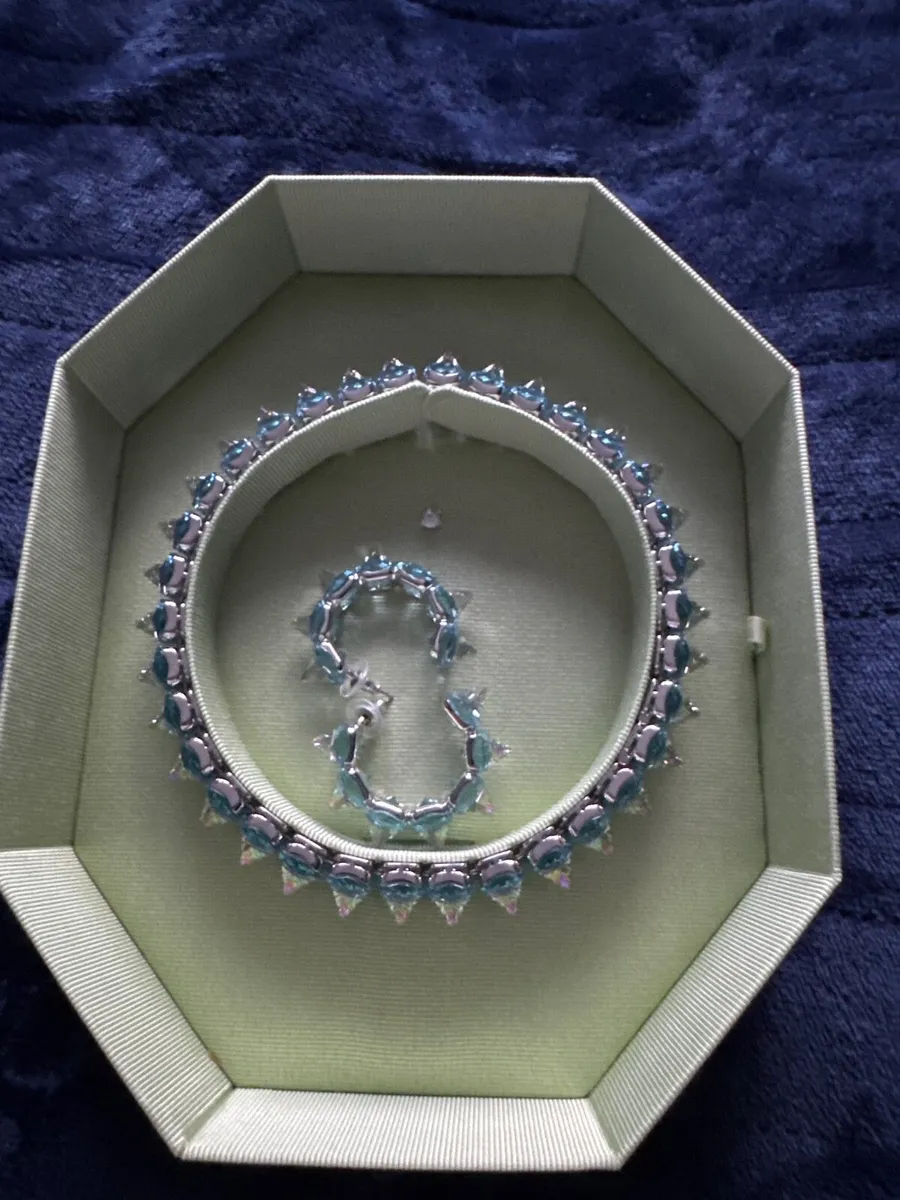 Swarovski choker & earrings - Image 1