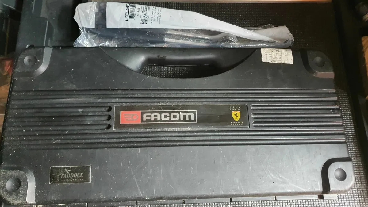 FACOM 1/4" + 1/2" Ratchet Socket Set - Image 2