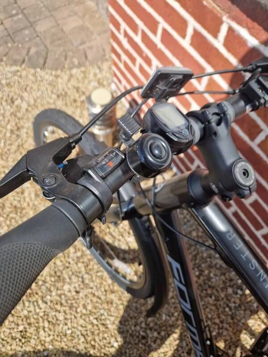 Forme Hybrid Bike - Image 3