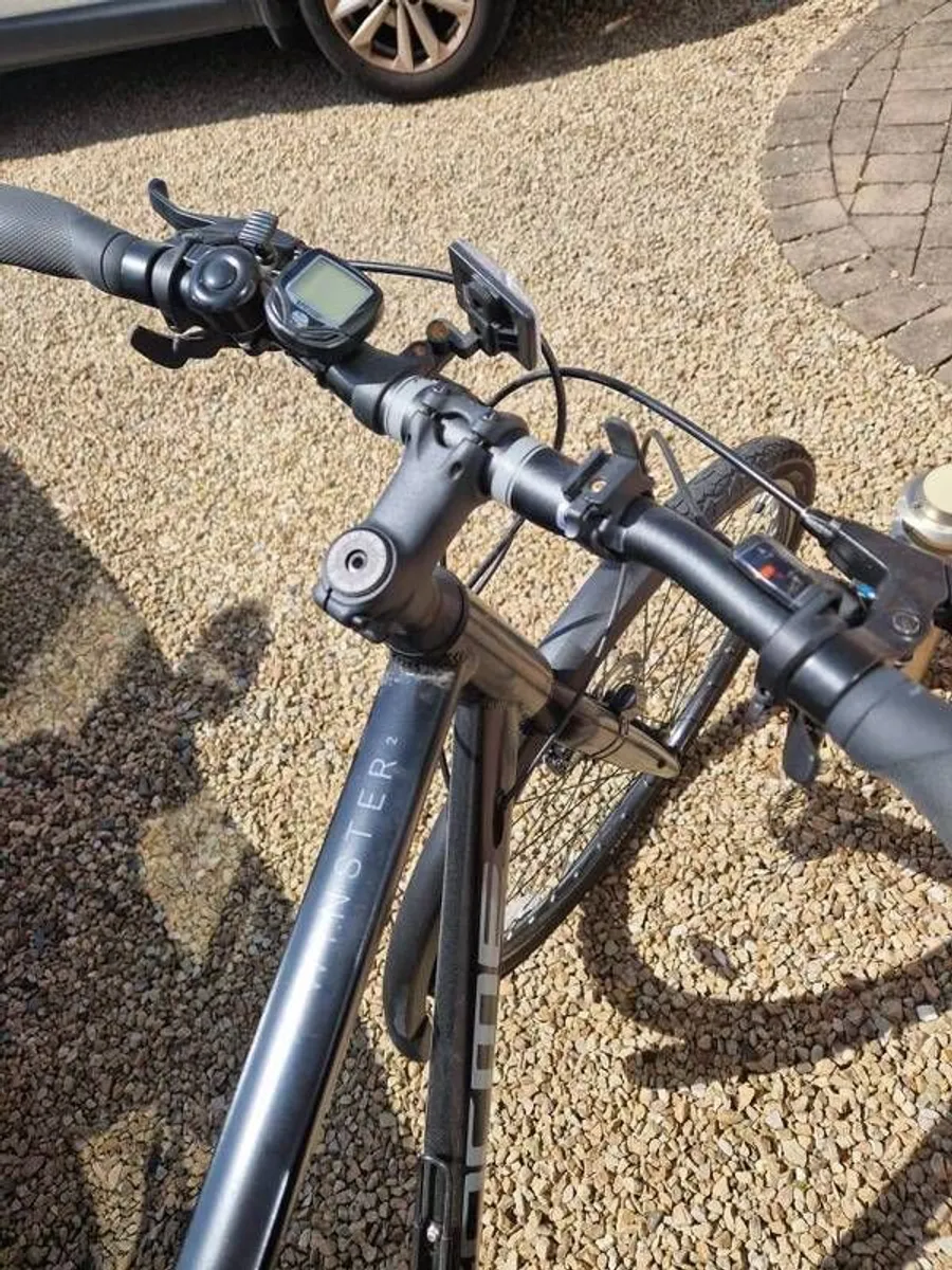 Forme Hybrid Bike - Image 4