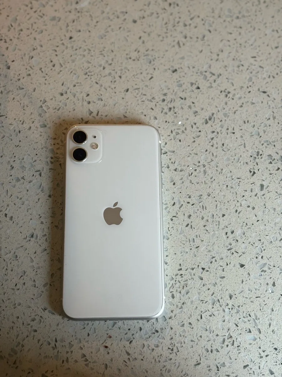 White iPhone 11 64GB - Image 1