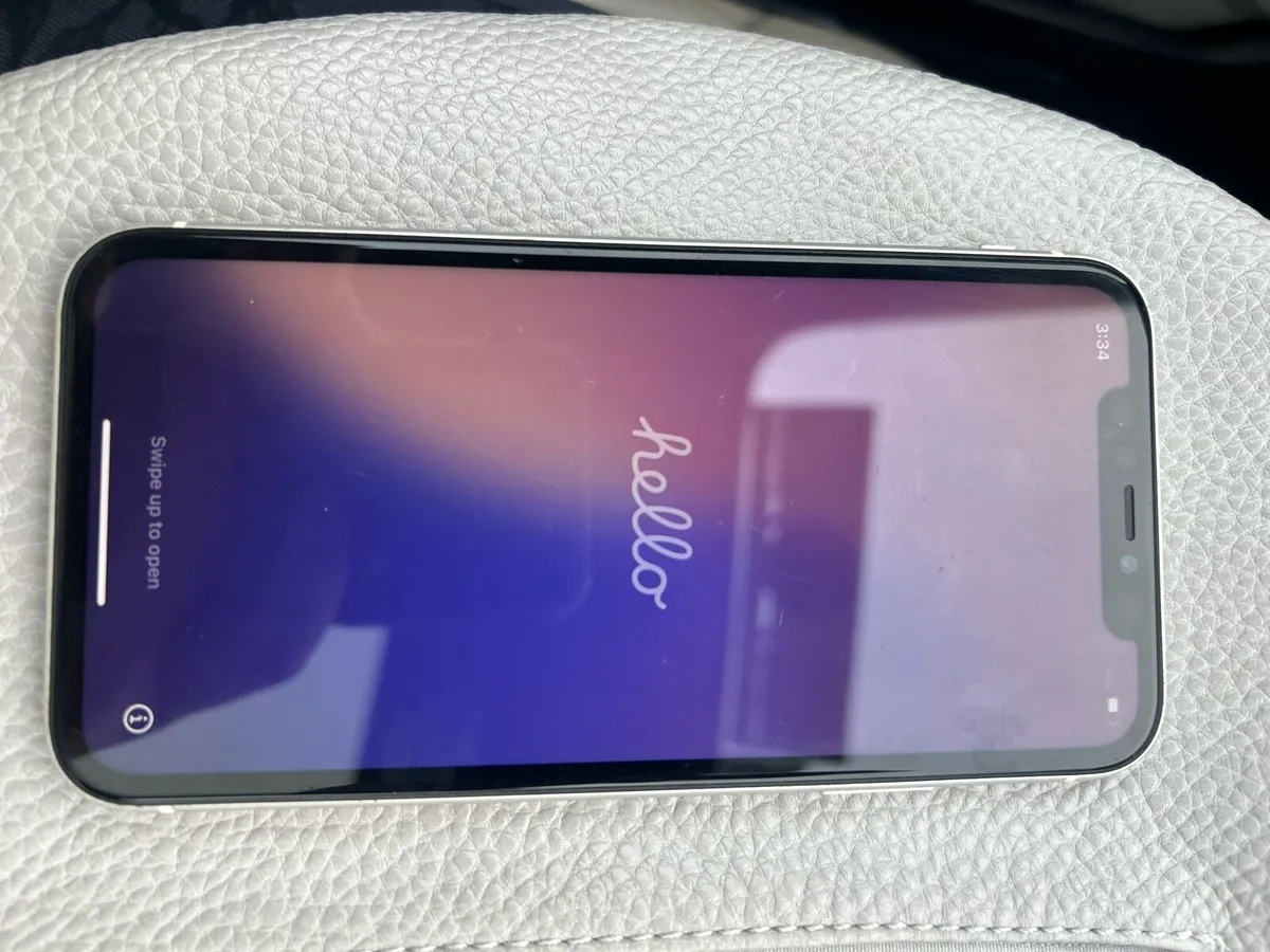 White iPhone 11 64GB - Image 2