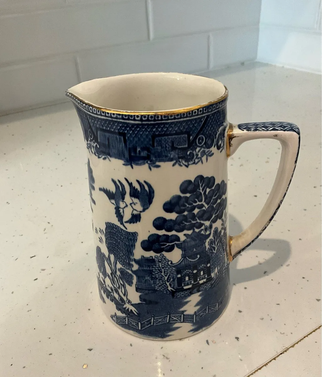 ARKLOW Willow Pattern Jug - Image 1