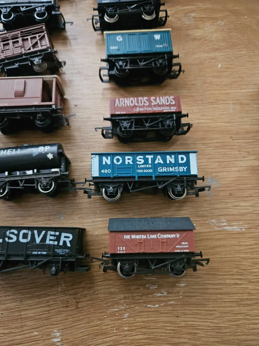 Hornby OO Gauge Wagons - Image 2