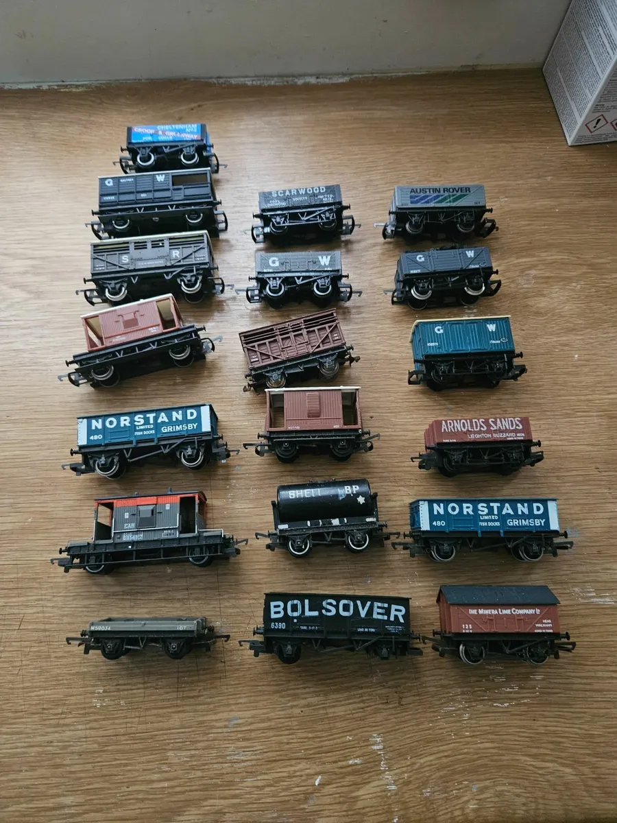 Hornby OO Gauge Wagons - Image 1