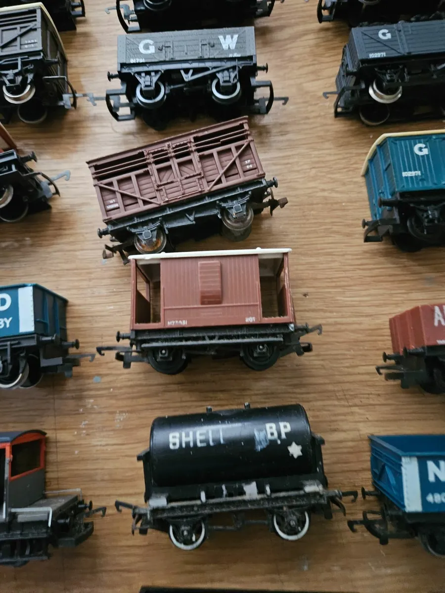 Hornby OO Gauge Wagons - Image 4