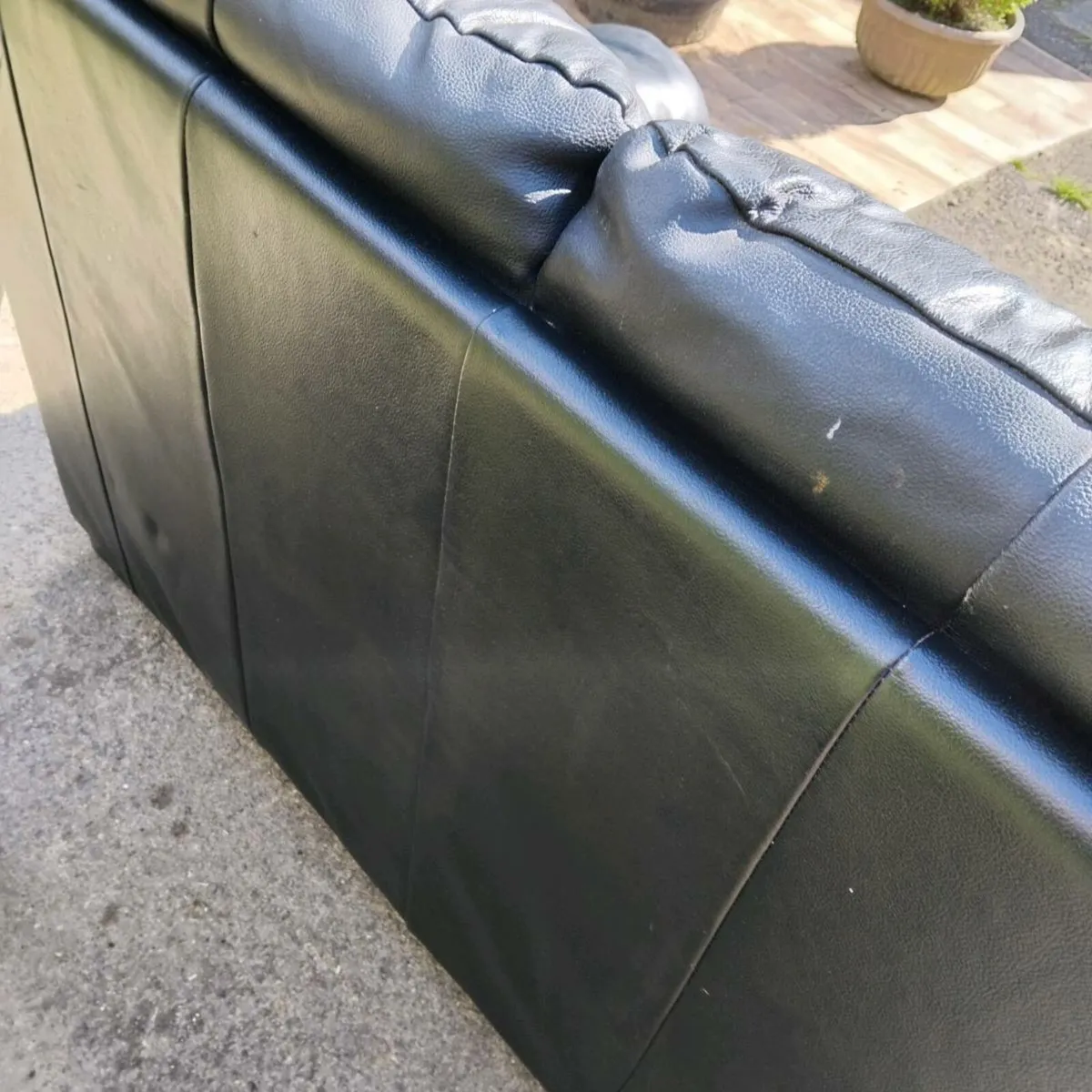 Black couch - Image 2