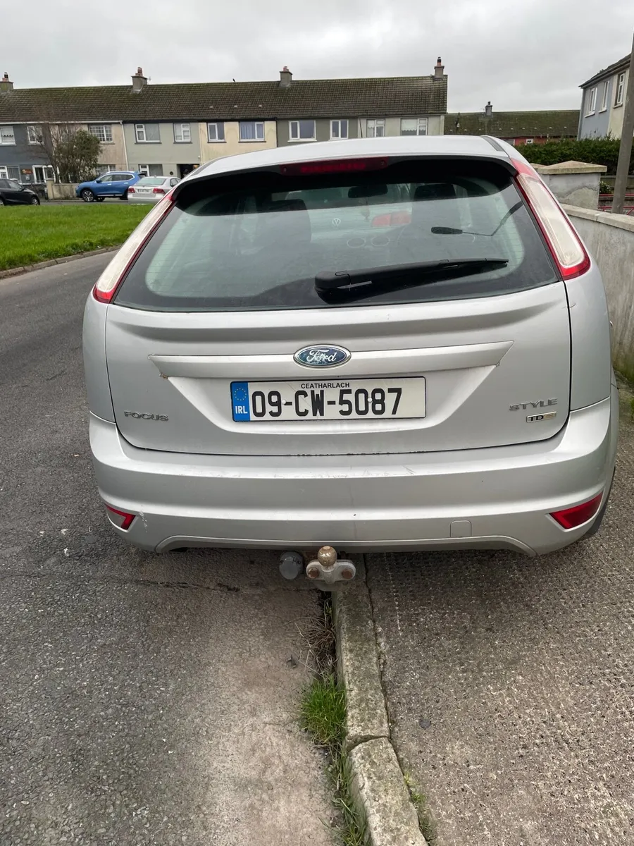 Ford Focus 2009 - Image 2