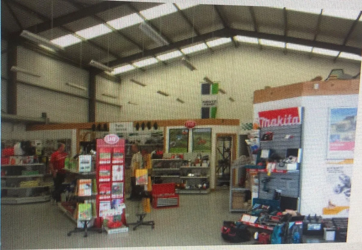 Commercial property for rent - Image 4