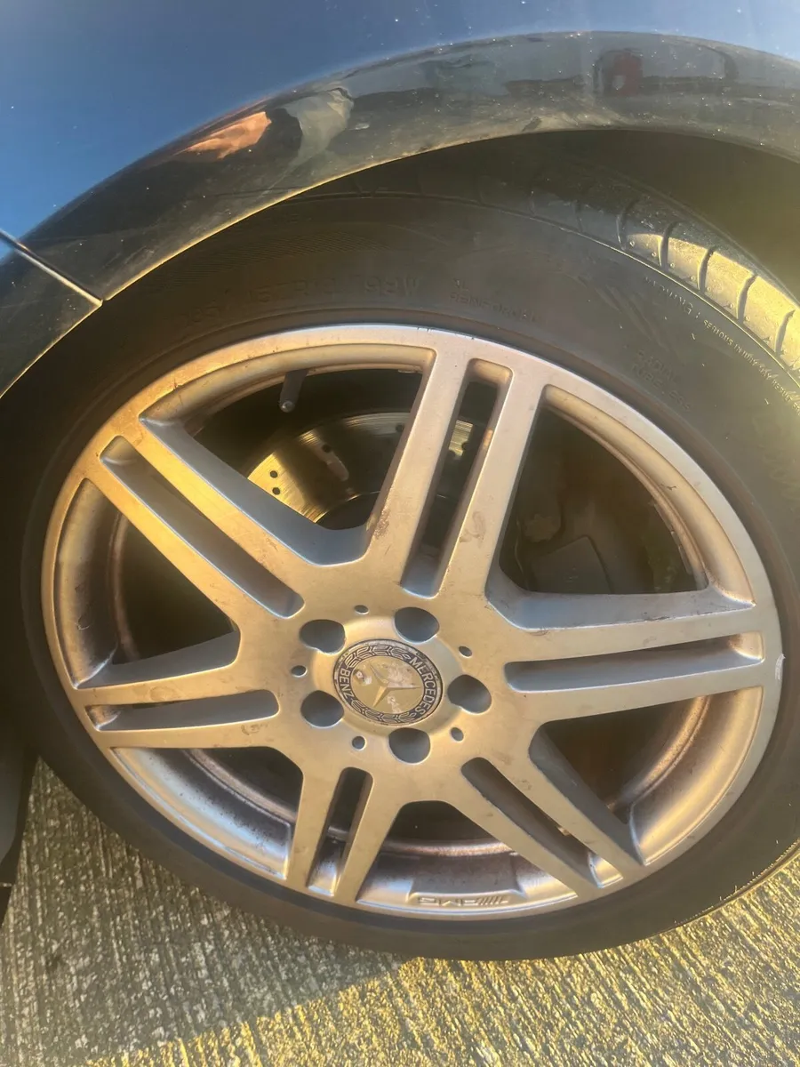 Mercedes-Benz E-Class 2012 - Image 2