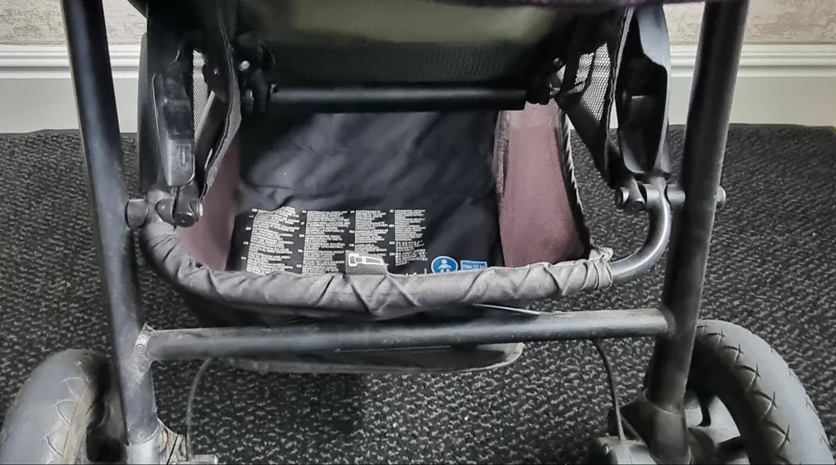 Uberchild Baby Car Seat - Image 1