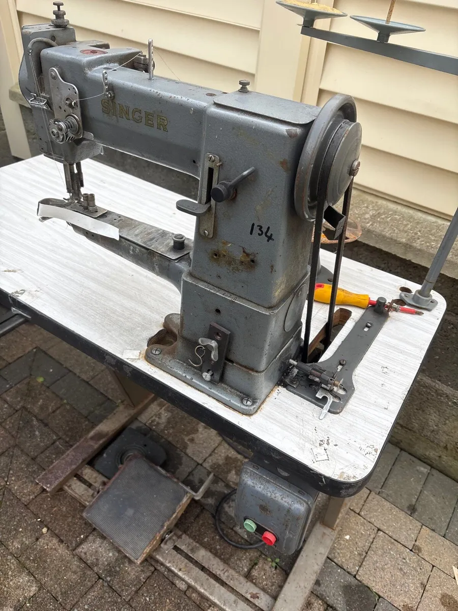 Sewing machine - Image 4