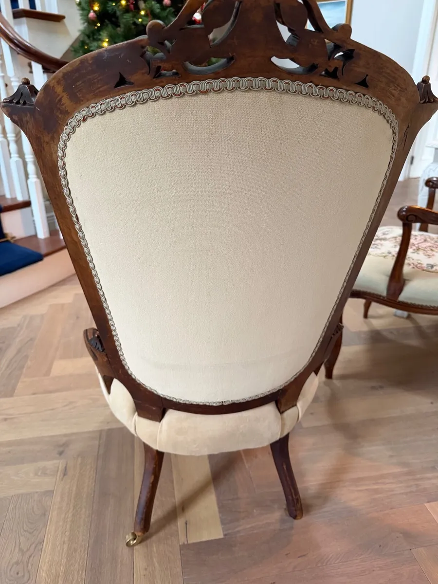 19th Century Walnut show frame ladies Salon Chair - Image 2