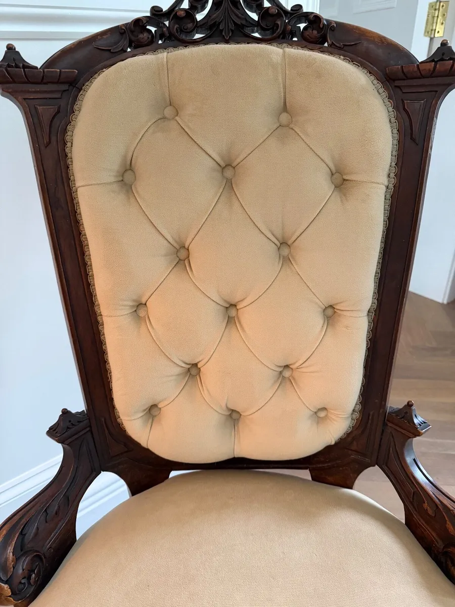19th Century Walnut show frame ladies Salon Chair - Image 4