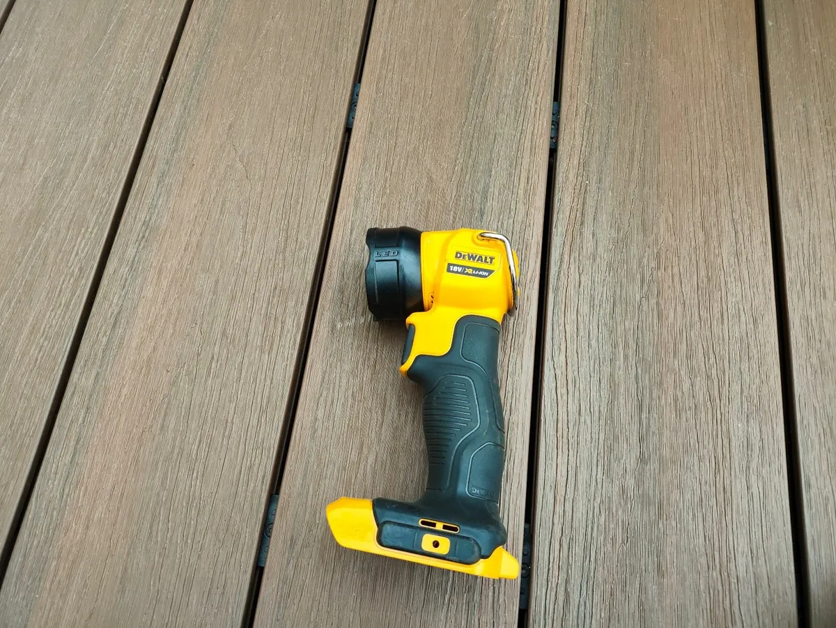 DeWalt light