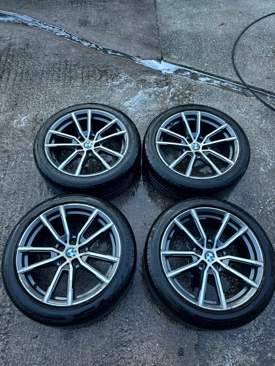 Genuine R18 G20 3 series Bmw Alloys - Image 1