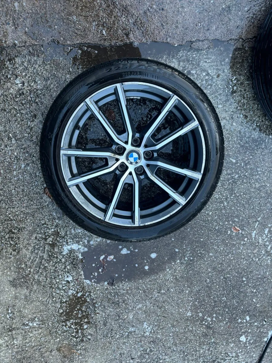 Genuine R18 G20 3 series Bmw Alloys - Image 2